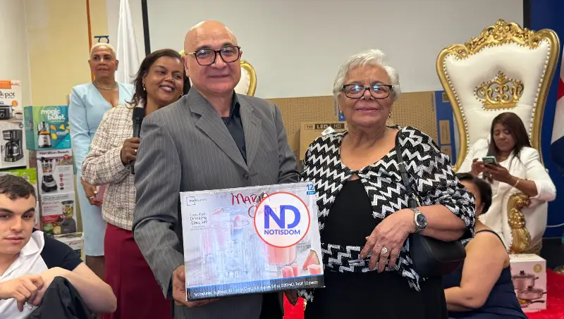 NOTISDOM FOTOS PF2026 2026 05 31T214446.720 Lealtad Política reúne a Cirilo Moronta y Adriano Espaillat en homenaje a las madres dominicanas