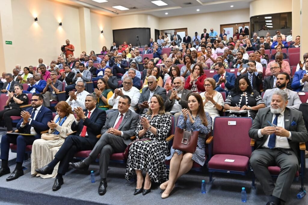PERSONALIDADES DE LA JCE Presidente JCE: Nueva cédula garantiza la integridad del padrón electoral en comicios 2028Román Jáquez Liranzo