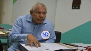 Condenan comunicador a un año prisión y pago RD$15 MM