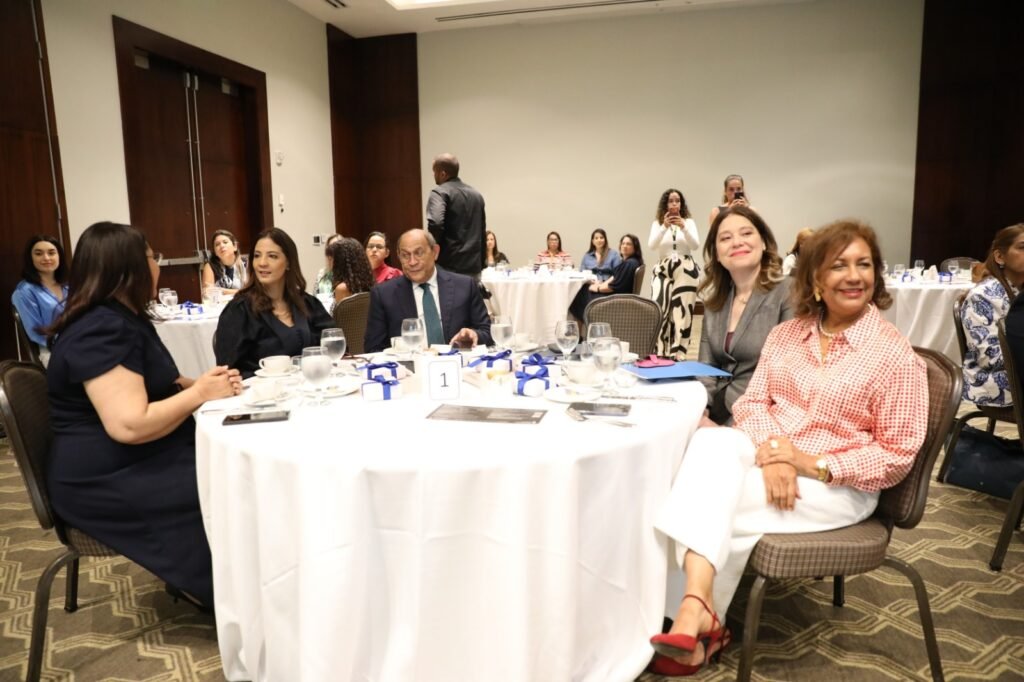 Rafael Santos Badia 11 Santos Badía señala que las universidades deben reinventarse ante la revolución tecnológica