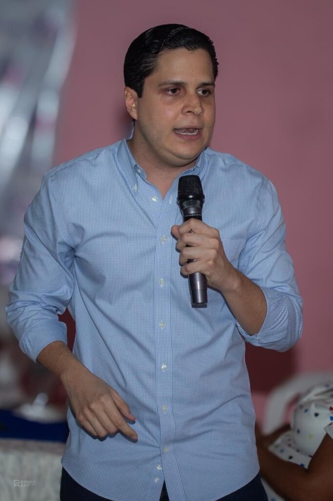 Juramentado en Los Alcarrizos equipo político que apoya a Wellington Arnaud 5 Ramon Arnaldo Pimentel Juramentado en Los Alcarrizos equipo político que apoya a Wellington Arnaud
