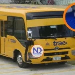 ¡Otra vez! Motoristas agreden a chofer del TRAE frente a estudiantes en Herrera