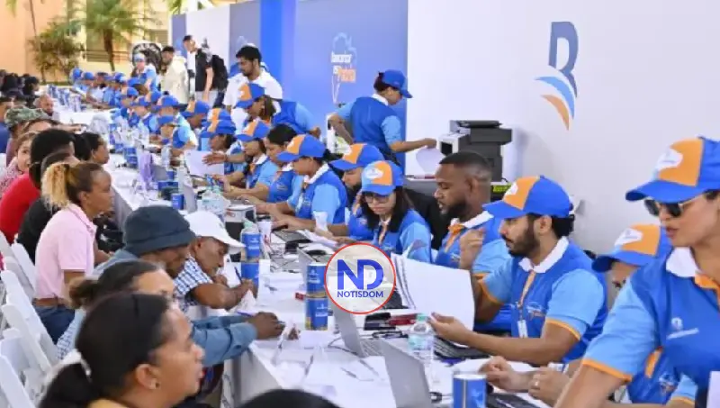 Cientos acuden a bancarización del Banco de Reservas en SFM