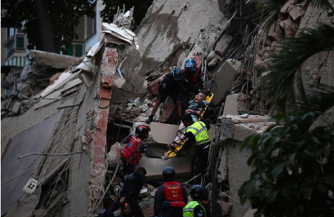 EQUIPOS DE RESCATE 6 Se elevan a 164 los muertos y a 971 los heridos en Venezuela