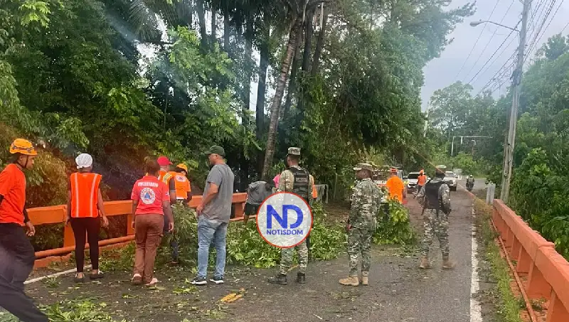 Granizada y ventarrón causan daños en Loma de Cabrera 2 Granizada y ventarrón causan daños en Loma de Cabrera
