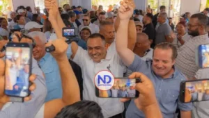 Dirigente del partido Fuerza del Pueblo en Cotuí se juramenta en el PRM