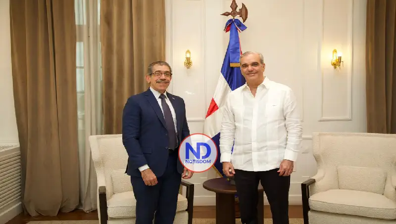 Presidente Abinader recibe en el Palacio Nacional al rector electo de la UASD