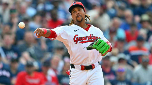 Operan de la mano izquierda al dominicano de GL José Ramírez 3 Jose Ramirez 11 Operan de la mano izquierda al dominicano de GL José Ramírez