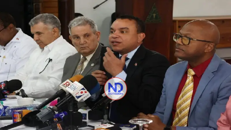 SNS anuncia 500 camas de salud mental para finales de año en encuentro con CMD