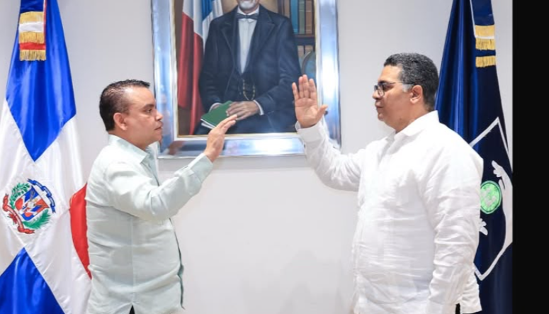 SNS designa al Dr. Carlos Eleazar Reyes como nuevo director Regional V de Salud en el este 2 SNS designa al Dr. Carlos Eleazar Reyes como nuevo director Regional V de Salud en el este