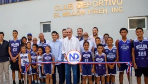 Abinader entrega dos obras deportivas en Santo Domingo