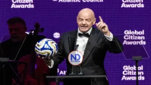 Platini demanda a Infantino, presidente de la FIFA, por tráfico de influencias 