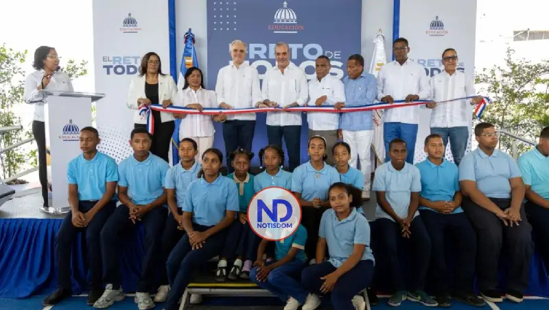 Abinader inaugura moderno techado escolar que beneficiará a 388 estudiantes en Duvergé