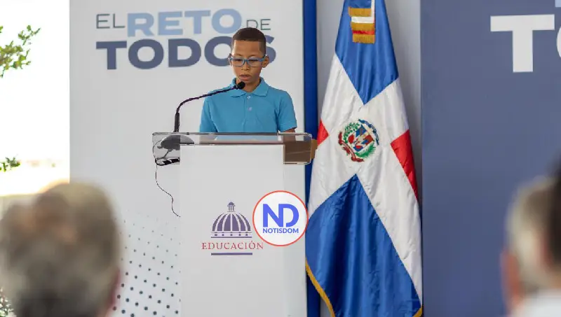 NOTISDOM FOTOS PF2026 2026 06 26T135915.320 Abinader inaugura moderno techado escolar que beneficiará a 388 estudiantes en Duvergé