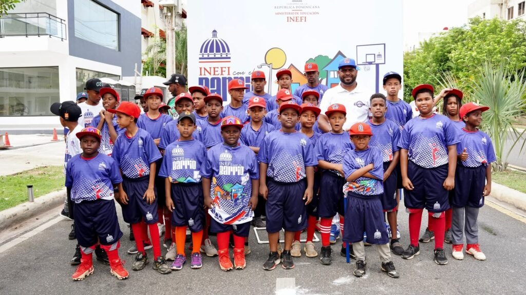 Ninos de Ciudad Juan Bosch aprovecharon el programa Inefi Inefi impacta Ciudad Juan Bosch con deporte, salud y recreación a estudiantes y comunitarios
