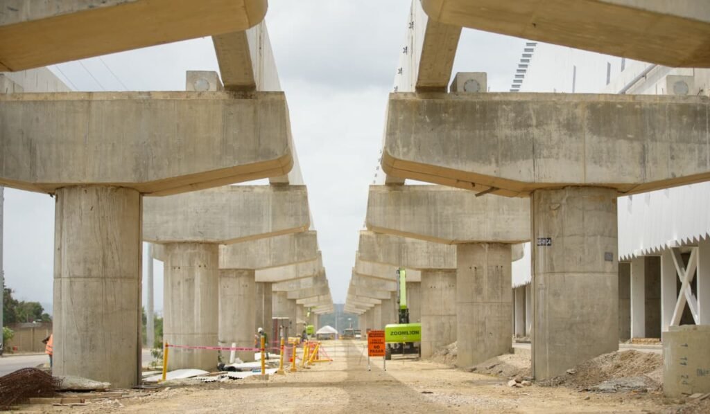OBRA MONORRIEL Abinader supervisa avances Monorriel de Santiago; obra estaría lista en agosto de este año