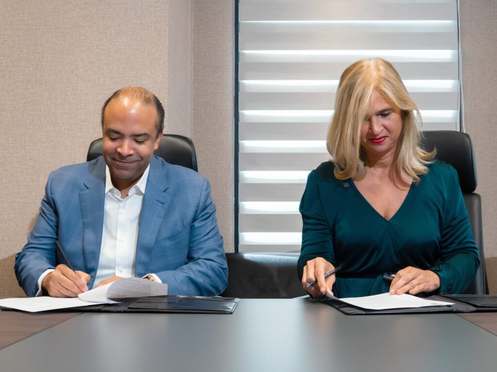 Fundación Refidomsa amplía su alcance social a través acuerdo con Fundación Nido para Ángeles 3 Samuel Pereyra y Monika Despradel Fundación Refidomsa amplía su alcance social a través acuerdo con Fundación Nido para Ángeles