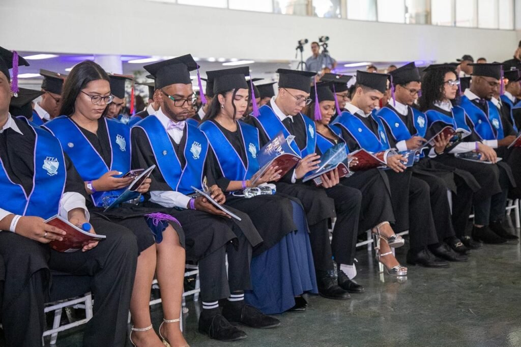 Abinader encabeza graduación ordinaria del ITLA; fueron investidos 642 profesionales tecnológicos 10 Vigesima graduacion ordinaria del ITLA Abinader encabeza graduación ordinaria del ITLA; fueron investidos 642 profesionales tecnológicos