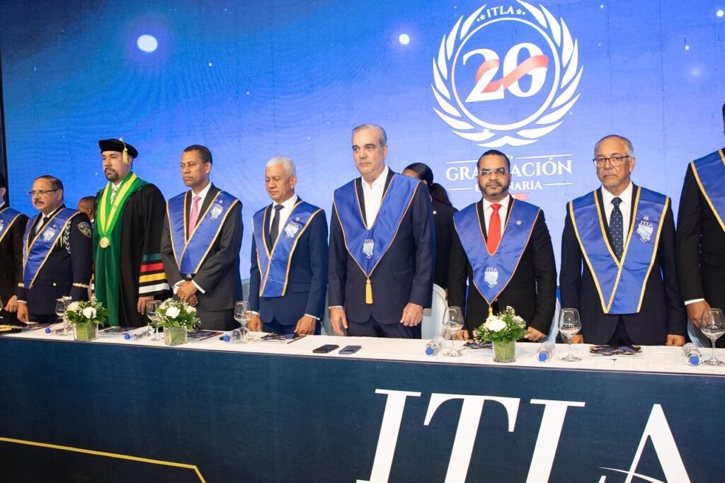 Abinader encabeza graduación ordinaria del ITLA; fueron investidos 642 profesionales tecnológicos 8 Vigesima graduacion ordinaria del ITLA 2 Abinader encabeza graduación ordinaria del ITLA; fueron investidos 642 profesionales tecnológicos