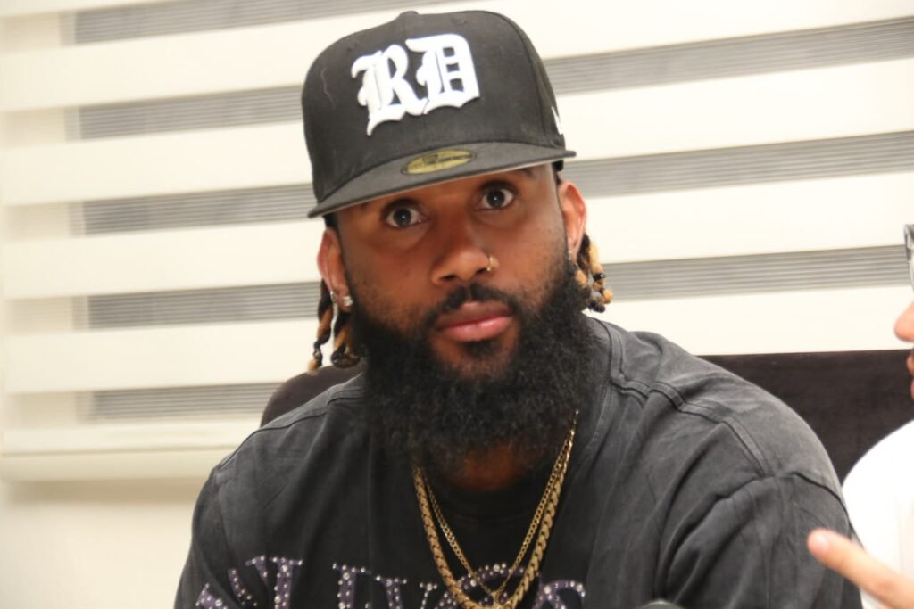 Yoelvin Silven habla con William Aish «No sabía si volvería a ver a mi familia»: Peloteros relatan terror vivieron tras terremotos en Venezuela