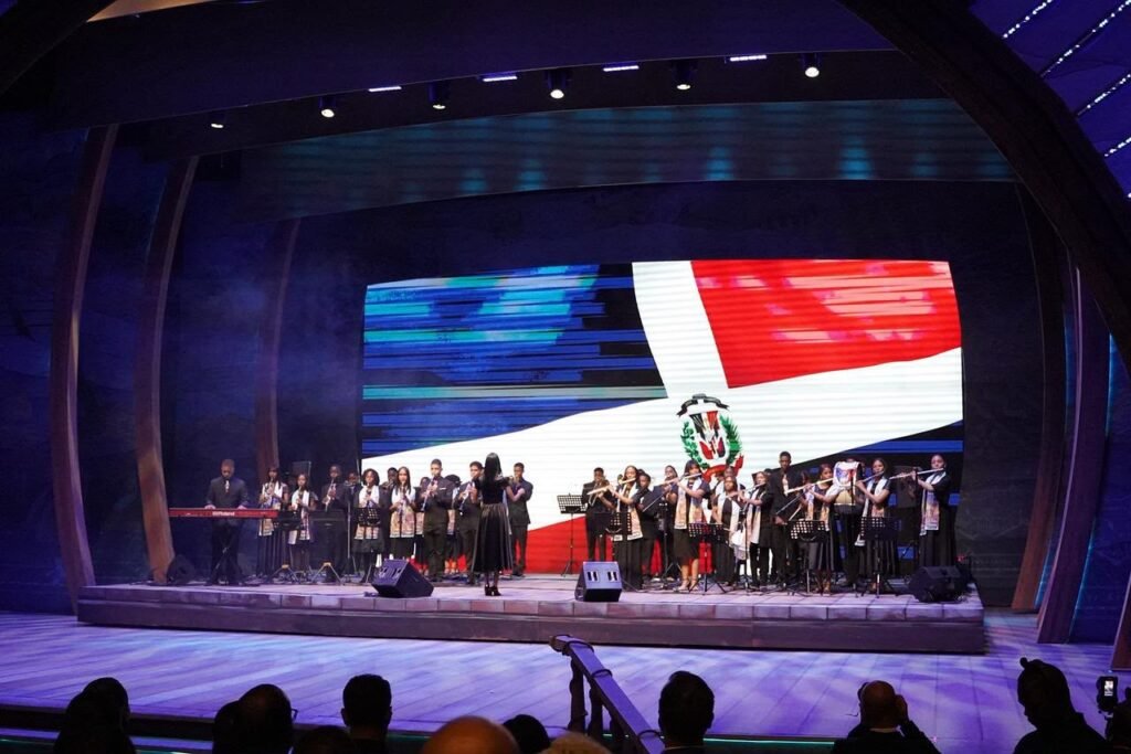 Luis Miguel De Camps inaugura muestra nacional de la Modalidad en Artes en el Teatro Nacional 3 estudiantes de las 18 Regionales educativas del pais Luis Miguel De Camps inaugura muestra nacional de la Modalidad en Artes en el Teatro Nacional