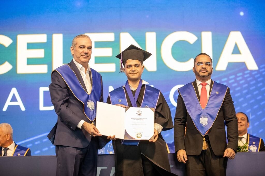 Abinader encabeza graduación ordinaria del ITLA; fueron investidos 642 profesionales tecnológicos 5 graduacion ordinaria del ITLA 2 Abinader encabeza graduación ordinaria del ITLA; fueron investidos 642 profesionales tecnológicos