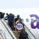 Llega vuelo humanitario con 50 dominicanos y 12 venezolanos