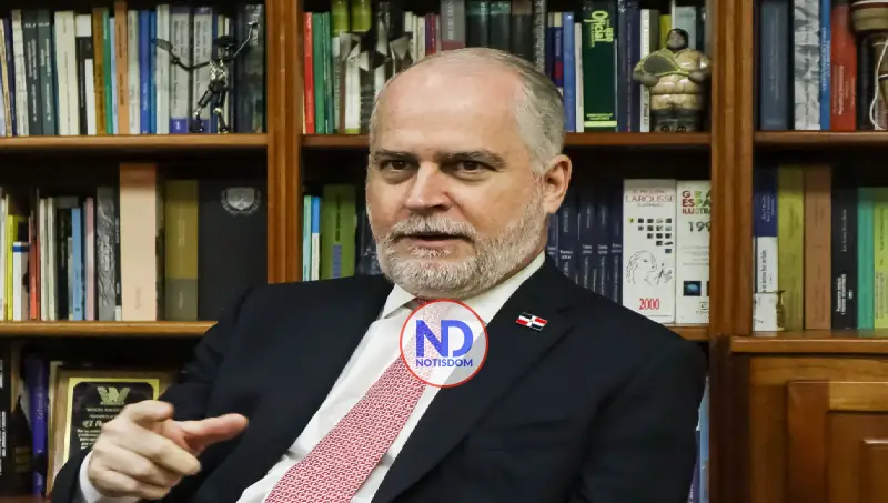 Alejandro Fernández W. se despide de la Superintendencia de Bancos