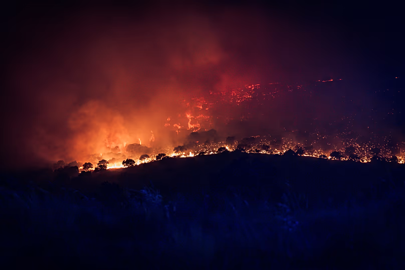 Gran incendio afecta Madrid; amenaza Escorial y base NASA 3 Gran incendio afecta Madrid; amenaza Escorial y base NASA