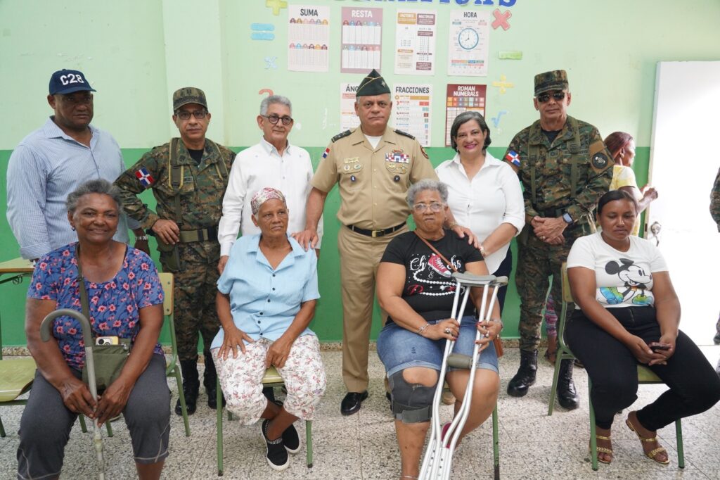 Carlos Antonio Fernandez Onofre 10 Mide lleva jornada de salud a 2,500 personas en Sabana de la Mar, Hato Mayor