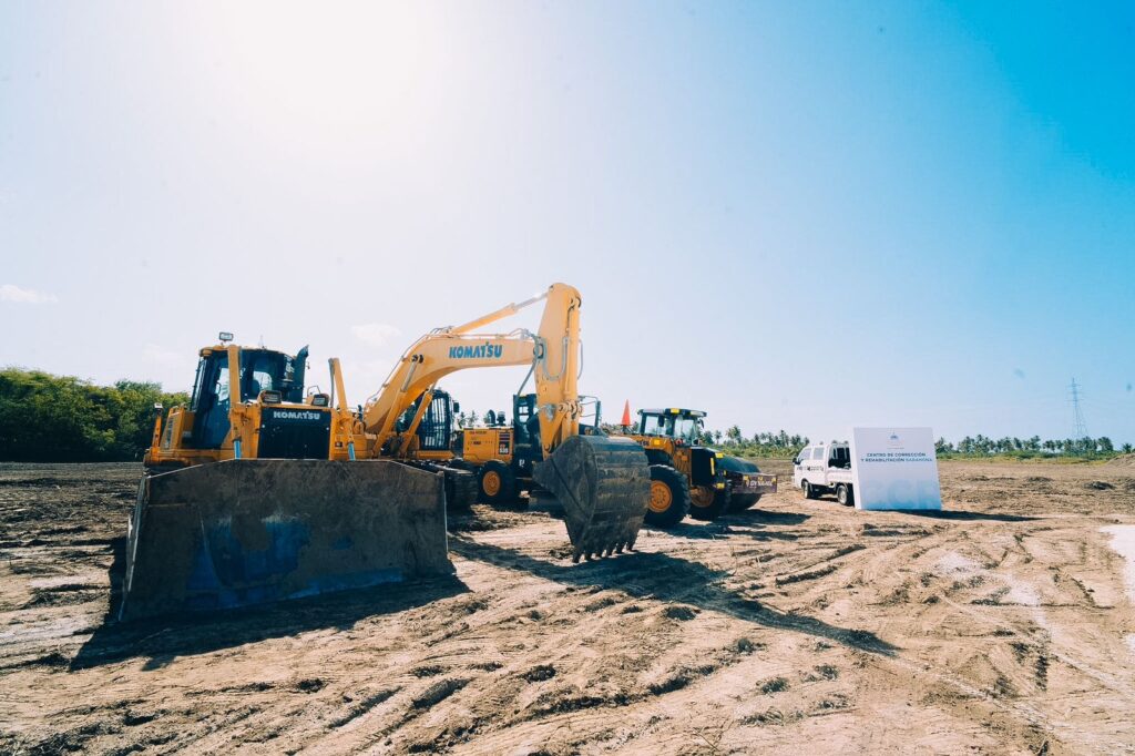 Mivhed inicia construcción del CCR Barahona con capacidad para 800 internos 6 Construccion de CCR Barahona Mivhed inicia construcción del CCR Barahona con capacidad para 800 internos
