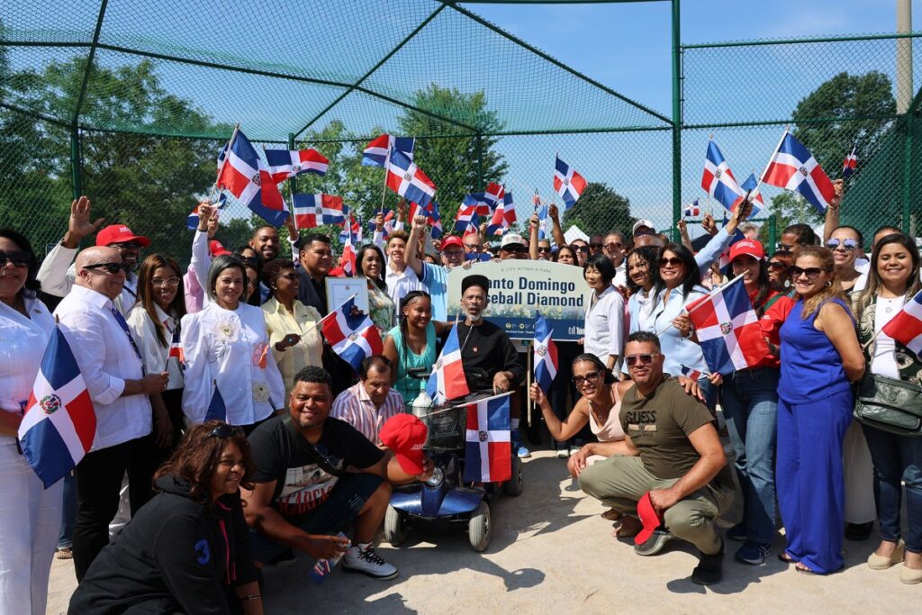 Toronto inaugura el Diamante de Béisbol «Santo Domingo» como símbolo de amistad entre la RD y Canadá 3 Diamante de Beisbol Santo Domingo 1 Toronto inaugura el Diamante de Béisbol «Santo Domingo» como símbolo de amistad entre la RD y Canadá