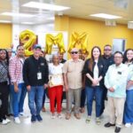 Directivos de la JCE mientras entregaban la cédula ´1