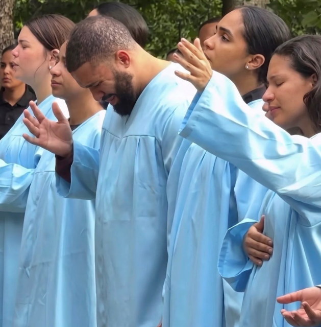 El Alfa entrega su vida a Dios y se bautiza en una iglesia cristiana 3 El Alfa 3 El Alfa entrega su vida a Dios y se bautiza en una iglesia cristiana