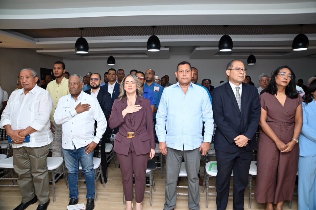 Incorporan a Fedomu en consulta a hombres para reducir riesgos de violencia hacia las mujeres 3 Encuentro Ministerio de la Mujer con Fedomu Incorporan a Fedomu en consulta a hombres para reducir riesgos de violencia hacia las mujeres