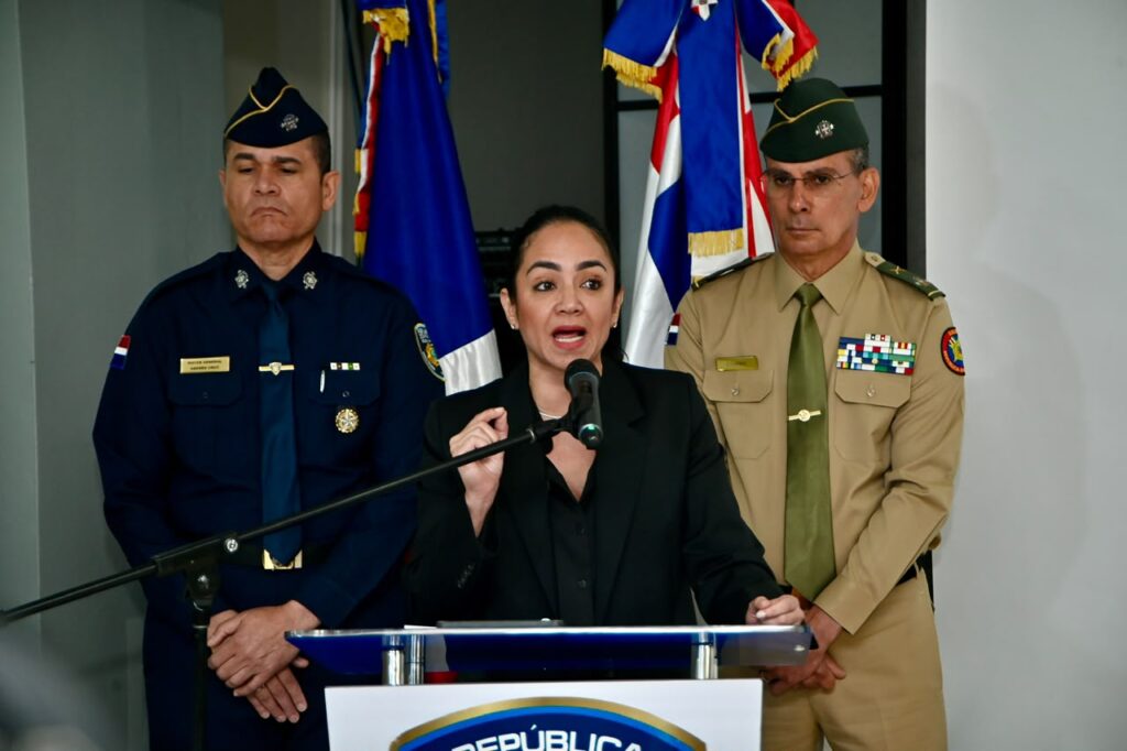 Faride Raful 23 Faride responde a quienes piden su renuncia: “Pues no. Yo estoy cumpliendo el compromiso con el trabajo”