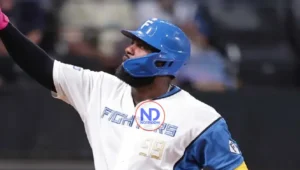 Dominicano Franmil Reyes desata poder en béisbol Japón