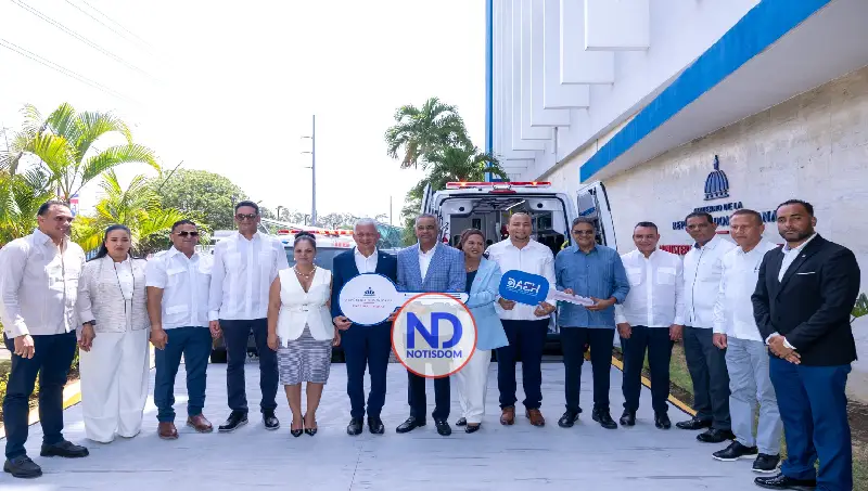 Gobierno entrega ambulancias para emergencias en Sánchez Ramírez
