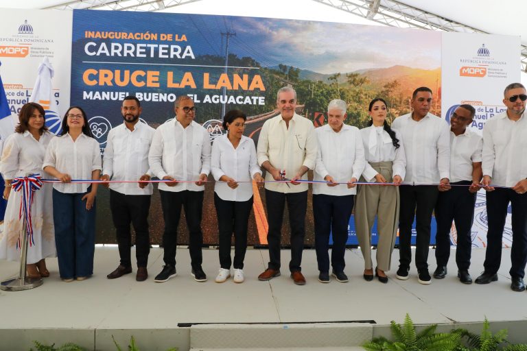 Luis Abinader Y OTROS FUNCIONARIOS 26 Presidente inaugura obras en Dajabón y Santiago Rodríguez