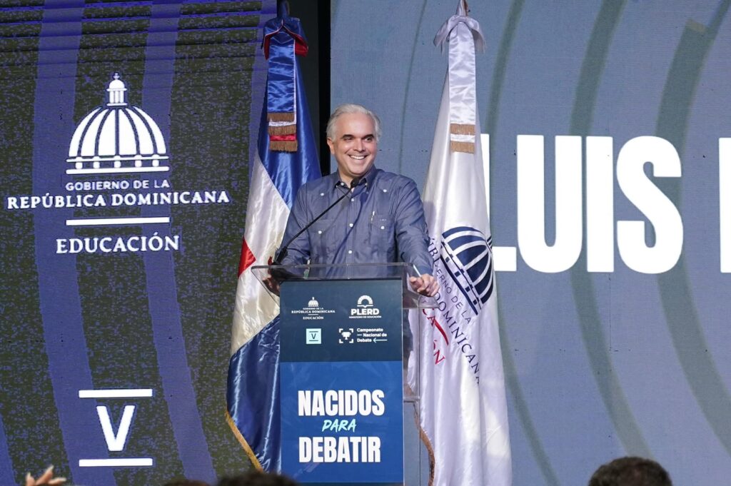 Luis Miguel De Camps 23 Luis Miguel De Camps resalta el debate escolar como herramienta para fortalecer el pensamiento crítico