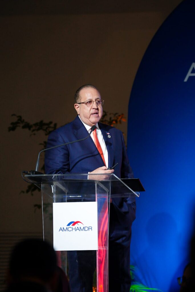 Magín Díaz: La economía de RD responde positivamente pese a incertidumbre 4 Magin Diaz 12 1 Magín Díaz: La economía de RD responde positivamente pese a incertidumbre