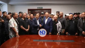 Gobierno acuerda suspender el aumento del pasaje en Santiago