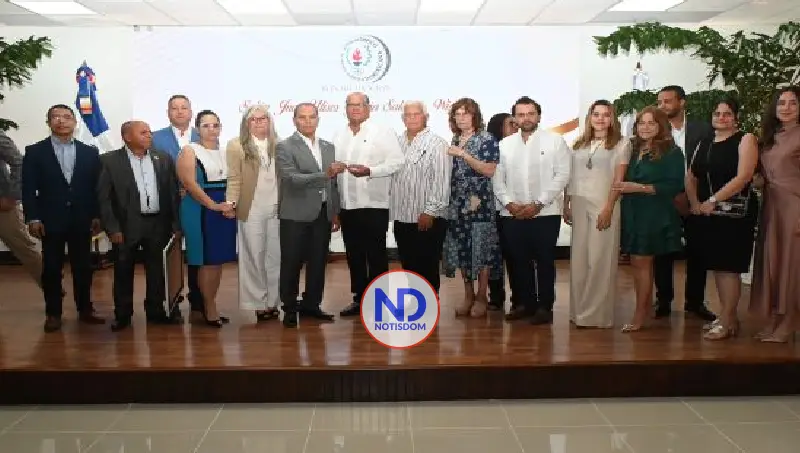 COD entrega Botón Olímpico en honor a Wiche García Saleta