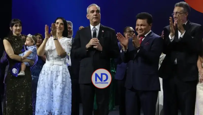 Abinader: “La única manera de resistir los tiempos difíciles es junto a Dios” [Video]