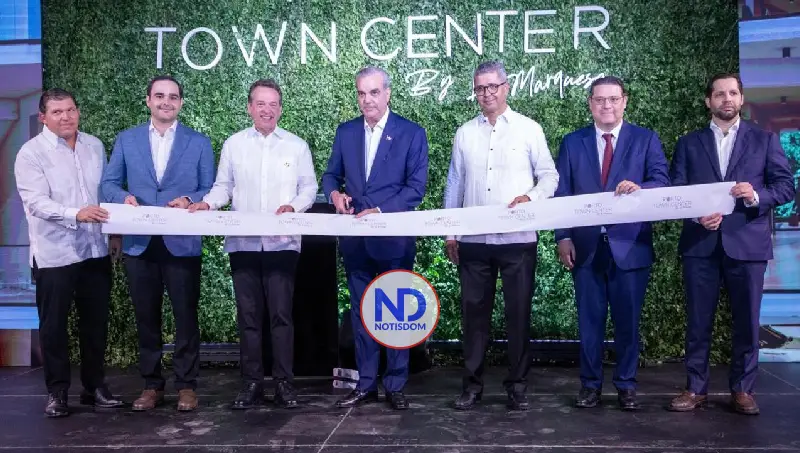 Abinader inaugura nuevo centro comercial en Arroyo Hondo que generará más de 450 empleos