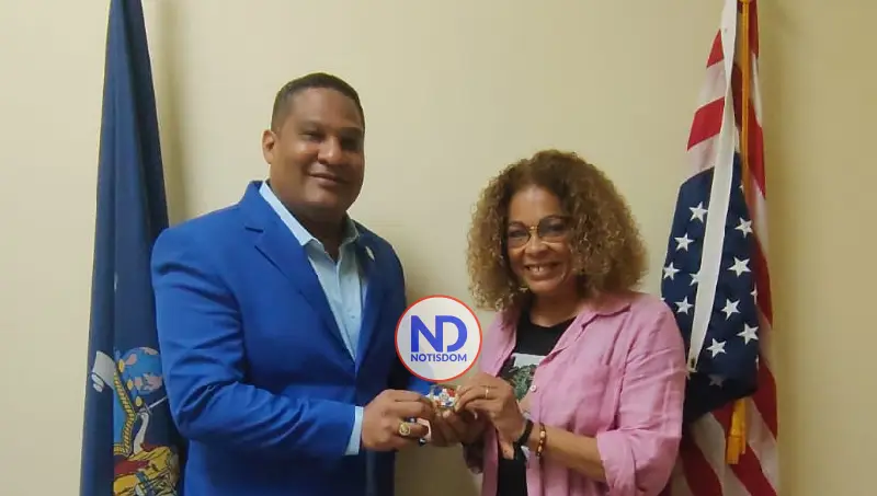 NOTISDOM FOTOS PF2026 2026 07 24T190134.809 Asambleísta Yudelka Tapia reconoce a Jhanel Ferreras por su trayectoria y aportes comunitarios