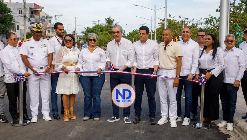 Abinader entrega la nueva playa El Faro y anuncia un paquete de obras para SPM [video]