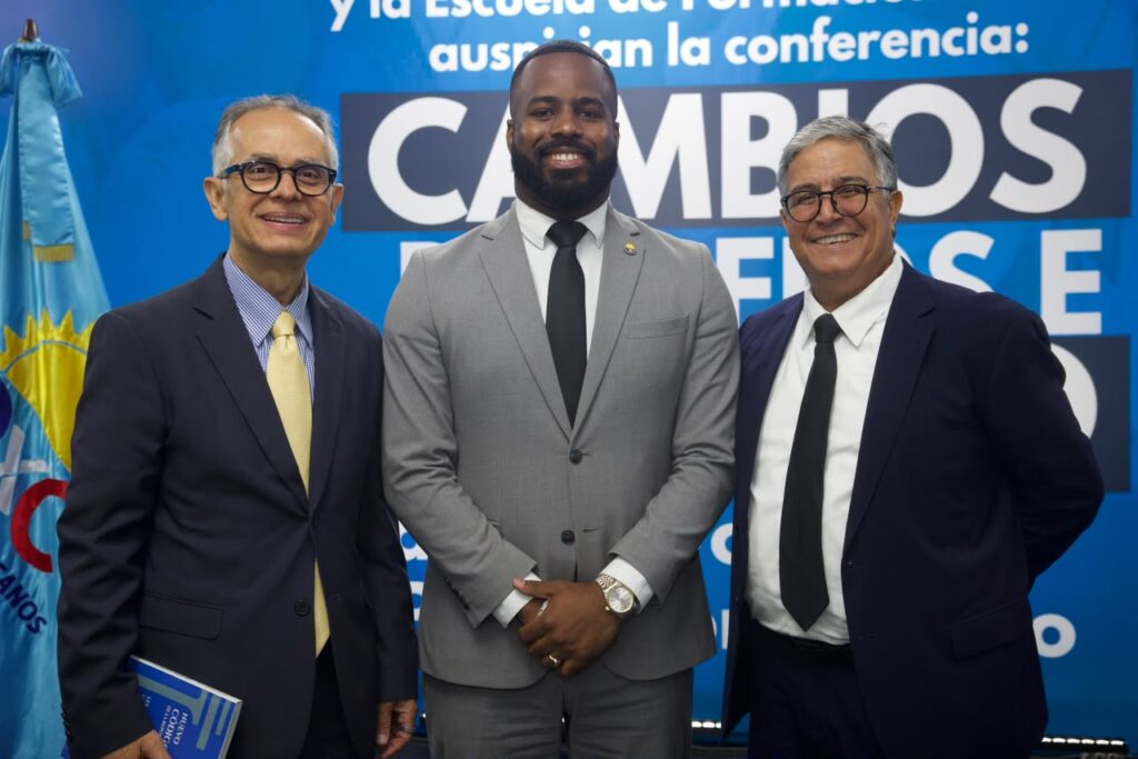 Partido Dominicanos por el Cambio 4 Partido Dominicanos por el Cambio aborda desafíos del nuevo Código Penal durante conferencia