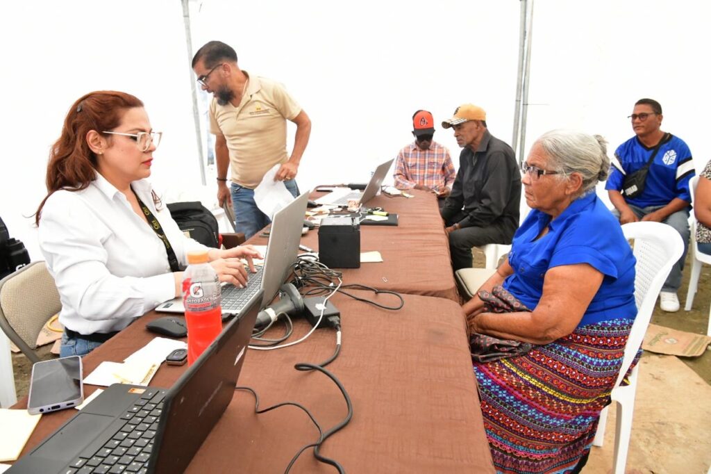 JCE entrega más de mil nuevas cédulas durante jornada especial en Pedro Corto 4 Pedro Corto 1 JCE entrega más de mil nuevas cédulas durante jornada especial en Pedro Corto