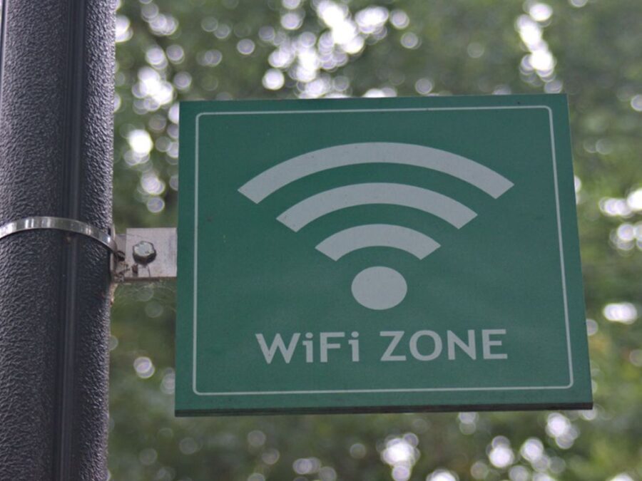 ¿Cuál es el peligro de utilizar redes Wi-Fi públicas? 4 Redes Wi Fi abiertas ¿Cuál es el peligro de utilizar redes Wi-Fi públicas?